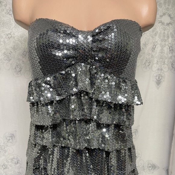 Rue 21 Sequined Dress Womens sz Med Silver Strapless Ruffles Party Prom Club - Picture 3 of 9